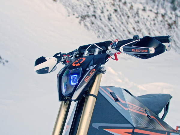 Сноубайк ELIQ Горник