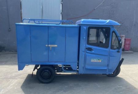 Трицикл грузовой GreenCamel Тендер E1500 (60V 1200W 84Ah) кабина, BOX, понижающая Синий