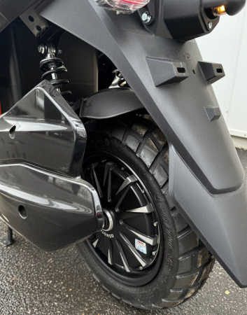 Электроскутер GT TANK 01 PRO 3000W 72V 30AH