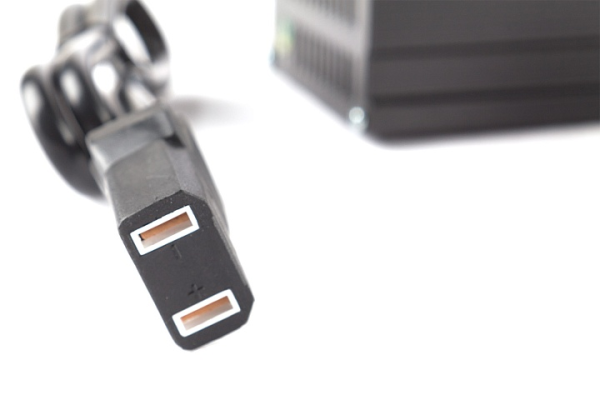 Зарядное устройство Rutrike для LiFePo4 аккумуляторов 60V52AH (10A)